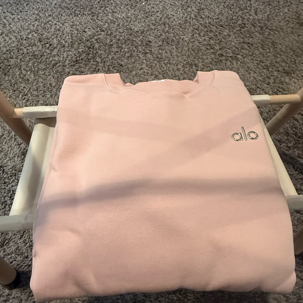 ALO Yoga Girls Light Pink Crewneck Pajama Top